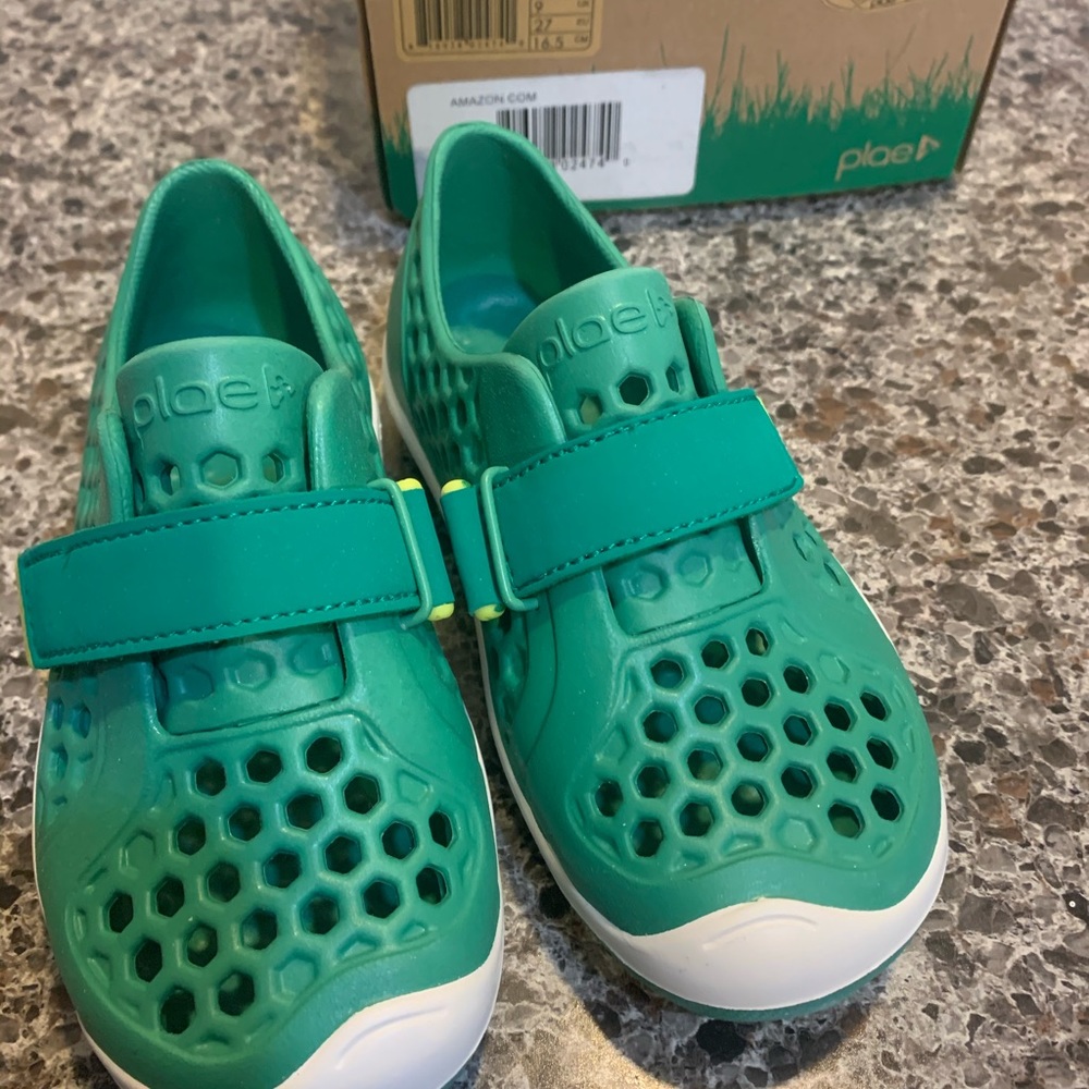 NWT PLAE mimo sneakers
